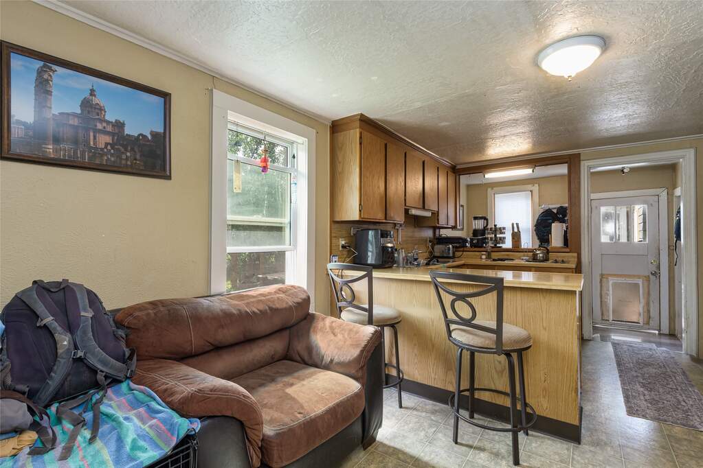 2 Bedroom Multi Unit's Image 8