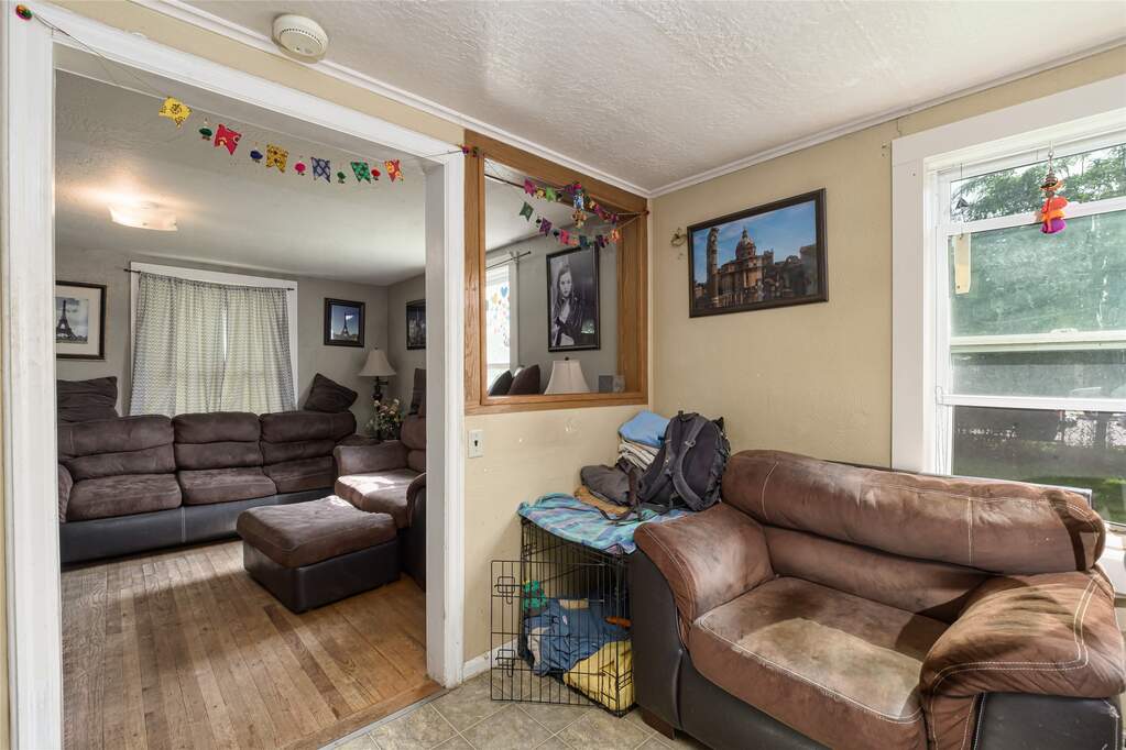 2 Bedroom Multi Unit's Image 10
