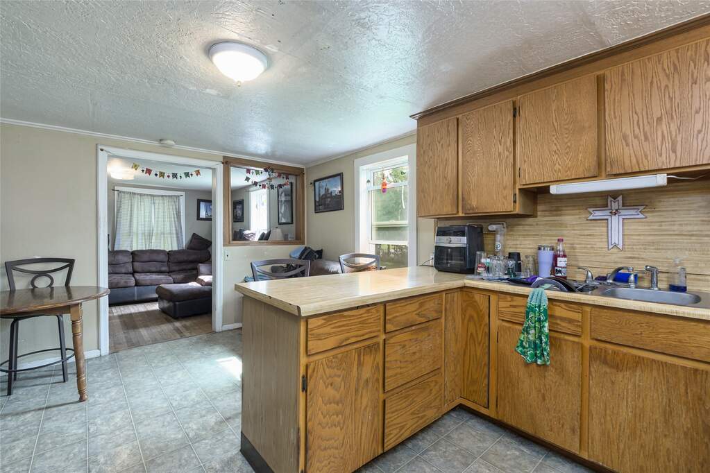 2 Bedroom Multi Unit's Image 16