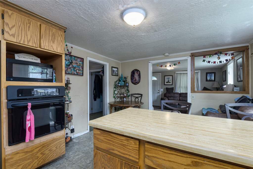 2 Bedroom Multi Unit's Image 17