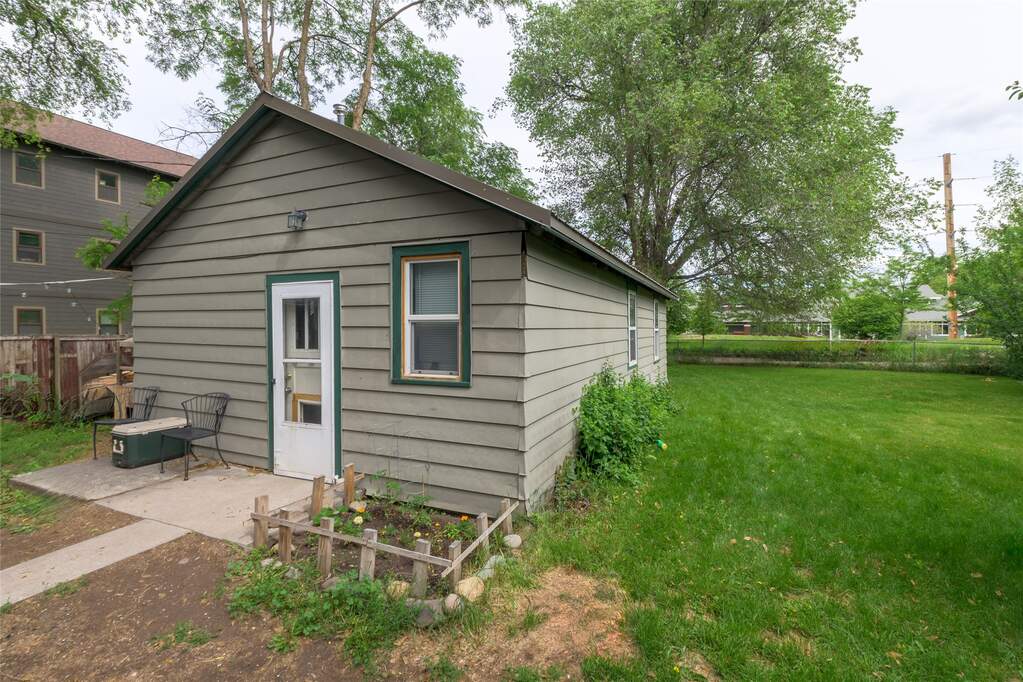 2 Bedroom Multi Unit's Image 27