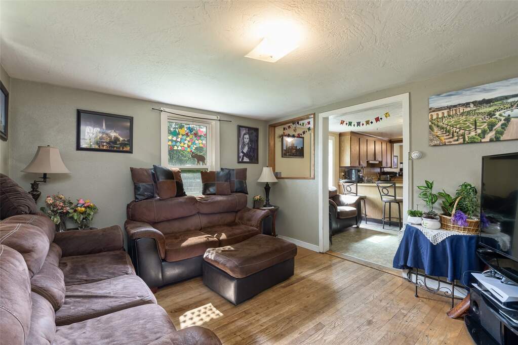 2 Bedroom Multi Unit's Image 5