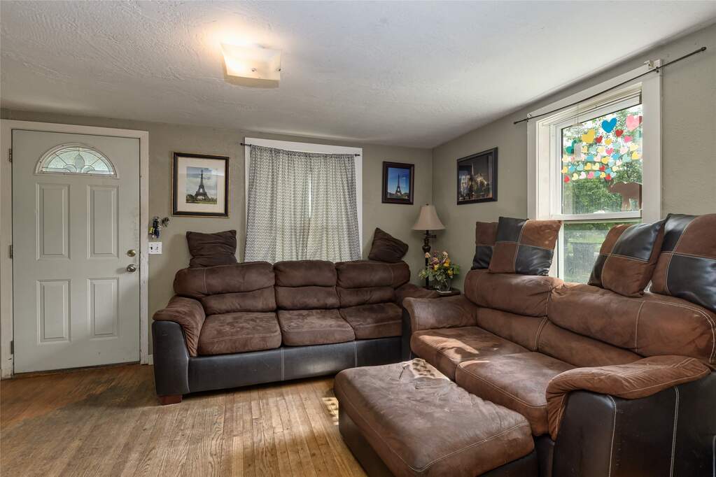 2 Bedroom Multi Unit's Image 6