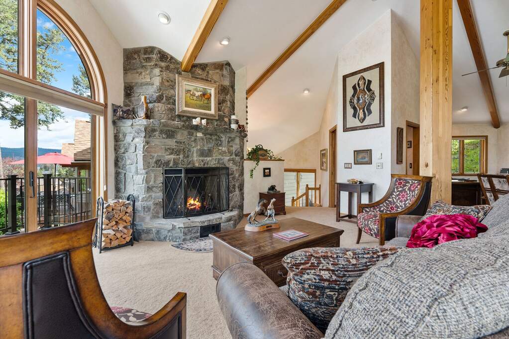 5 Bedroom Single Family Home/House's Image 8