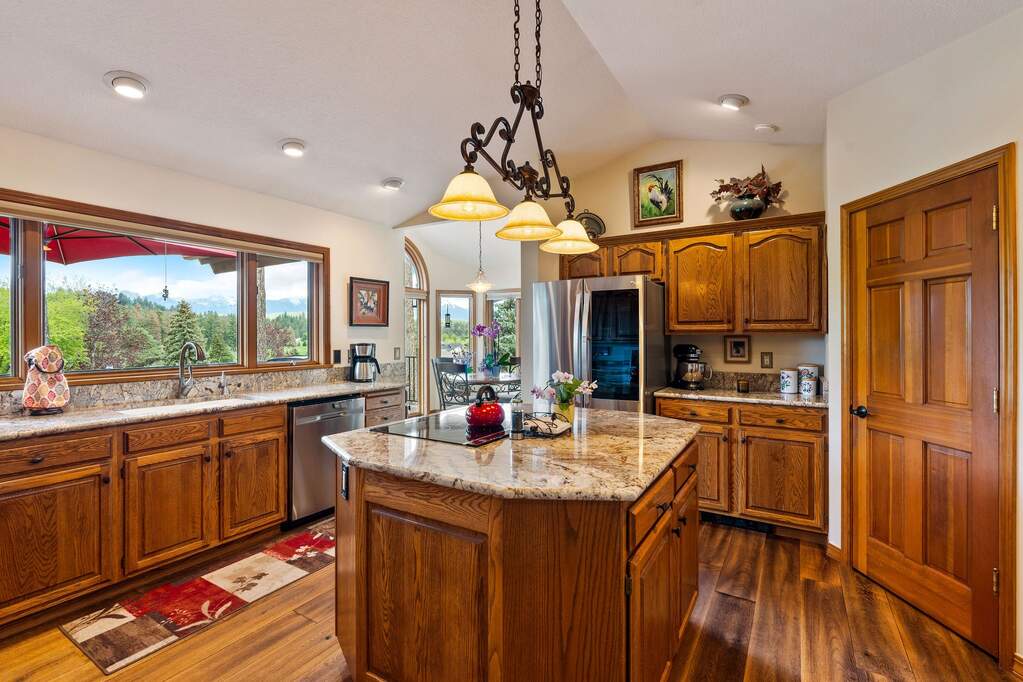 5 Bedroom Single Family Home/House's Image 14