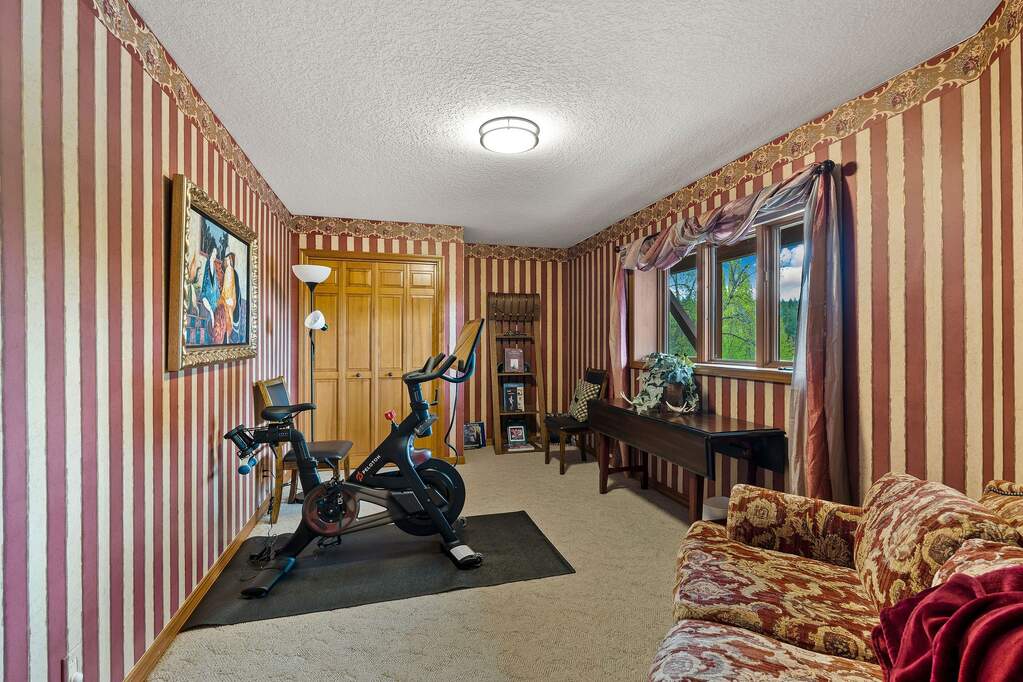 5 Bedroom Single Family Home/House's Image 43