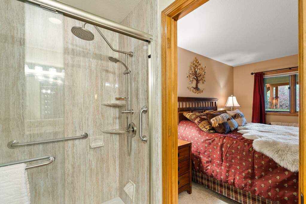 5 Bedroom Single Family Home/House's Image 47