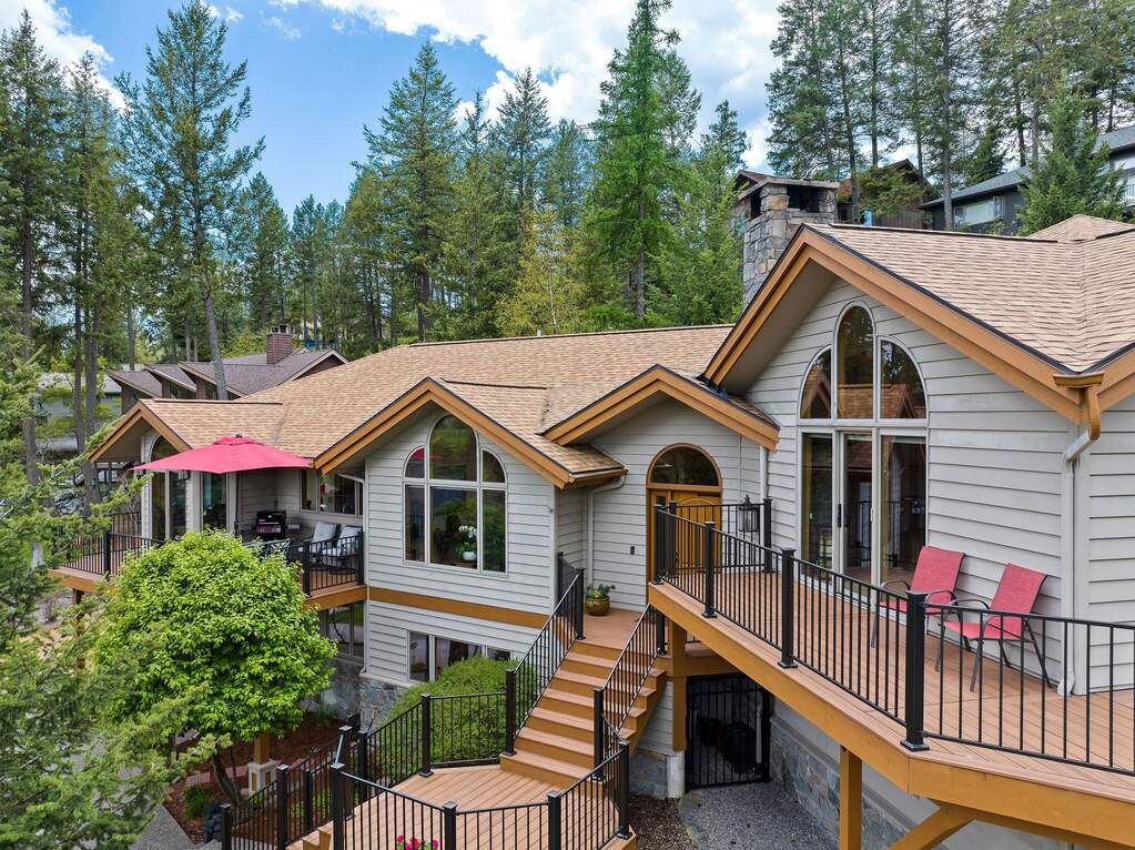 5 Bedroom Single Family Home/House's Image 3