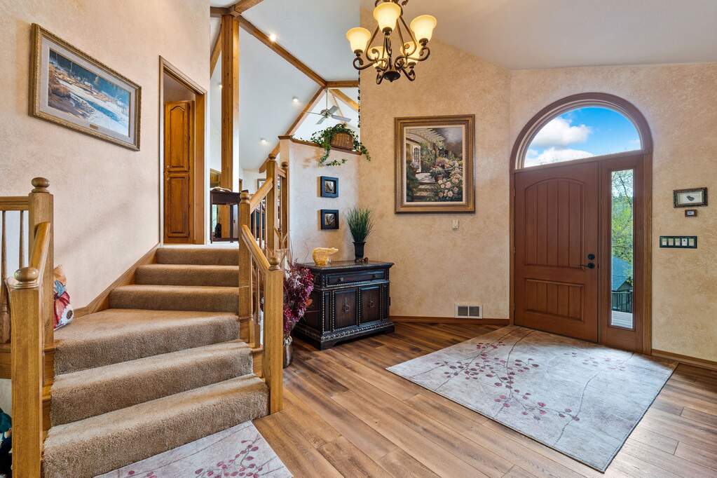 5 Bedroom Single Family Home/House's Image 4