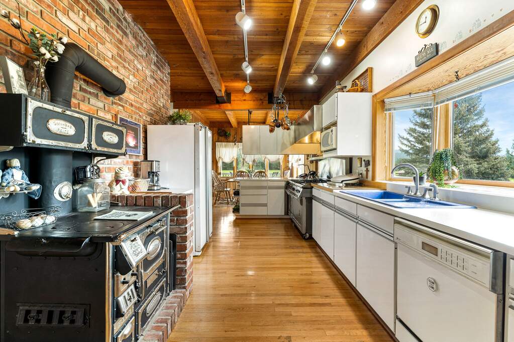 3 Bedroom Single Family Home/House's Image 14