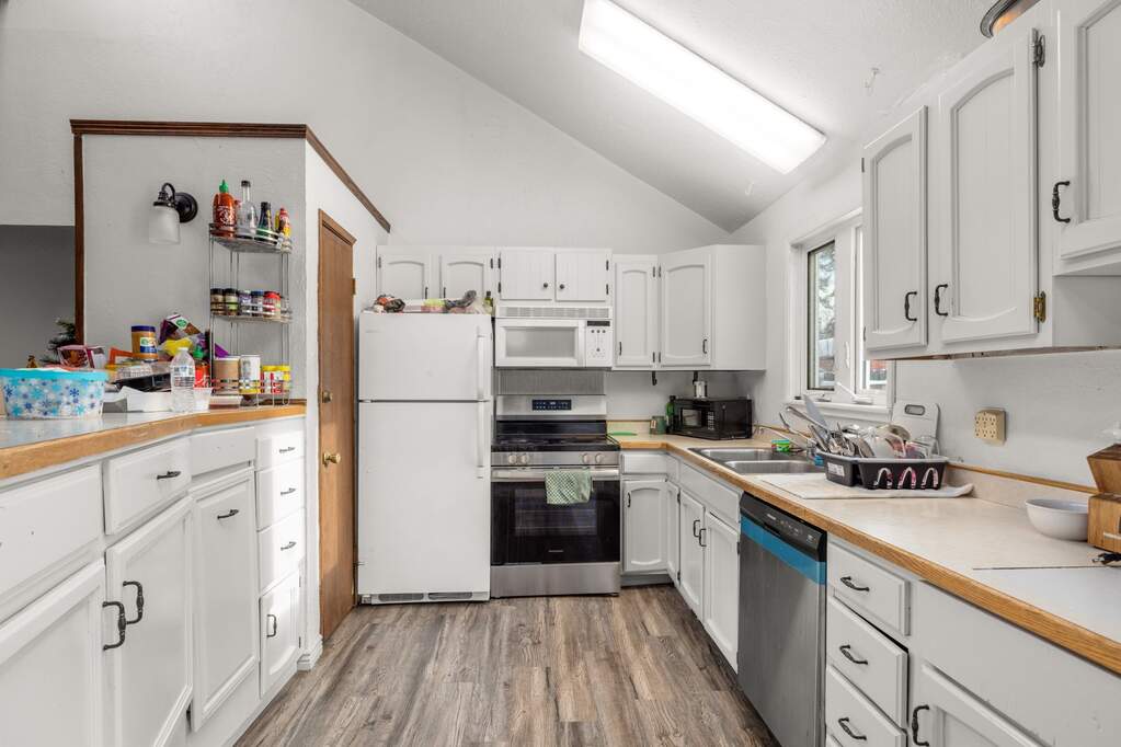 4 Bedroom Single Family Home/House's Image 6