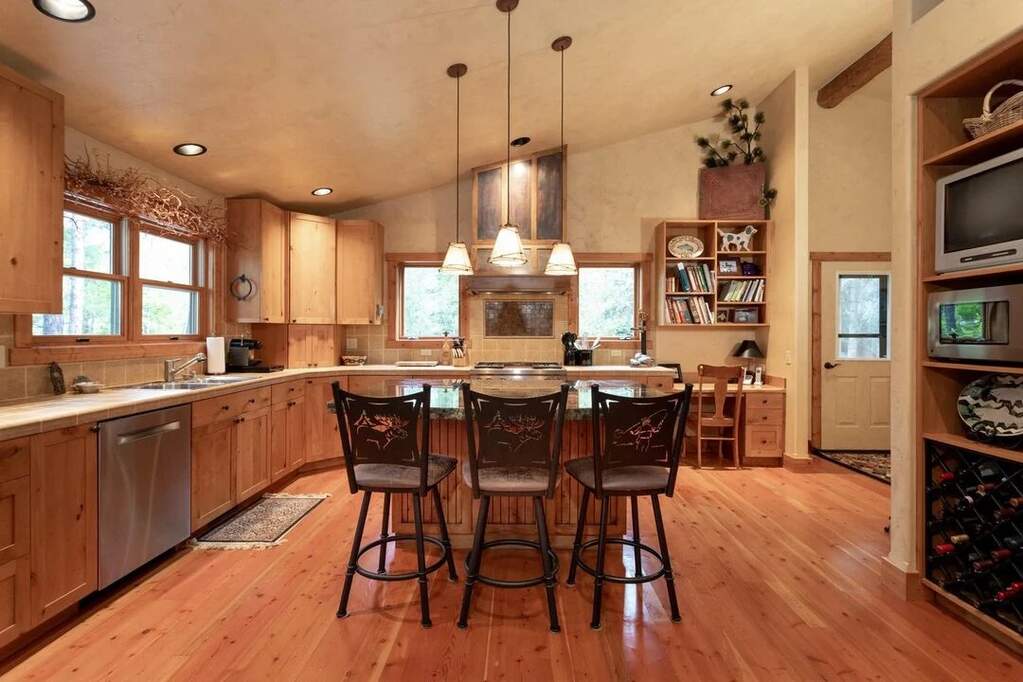 3 Bedroom Single Family Home/House's Image 7
