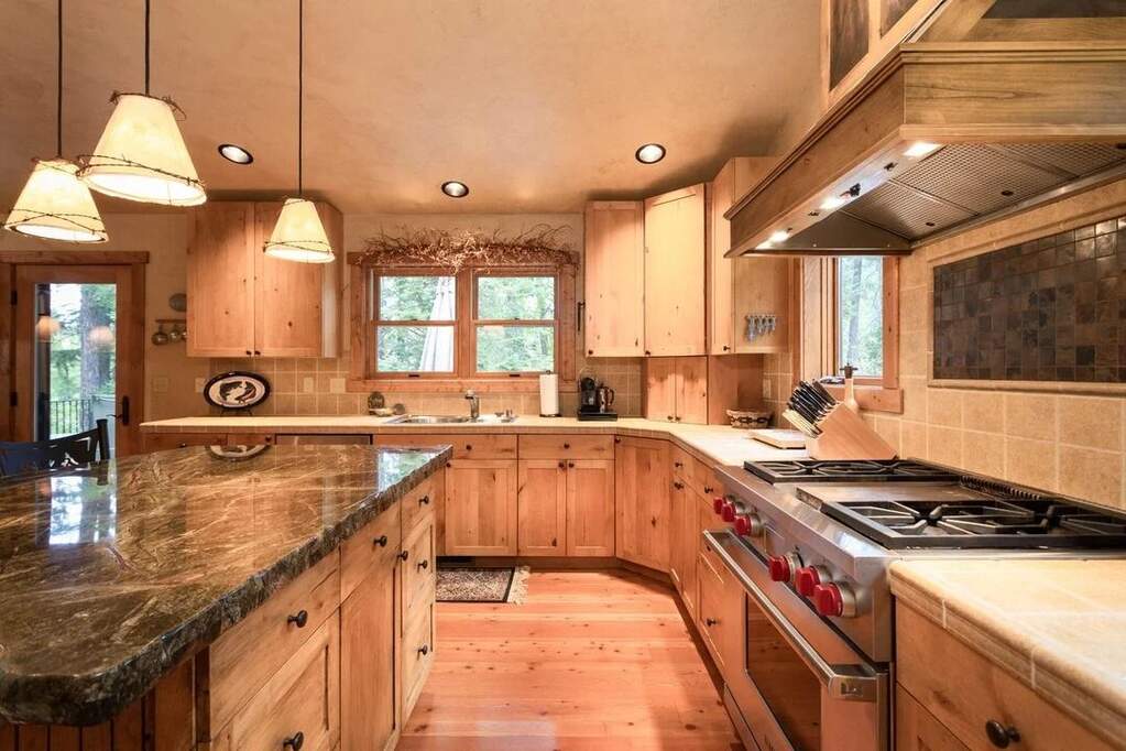 3 Bedroom Single Family Home/House's Image 8