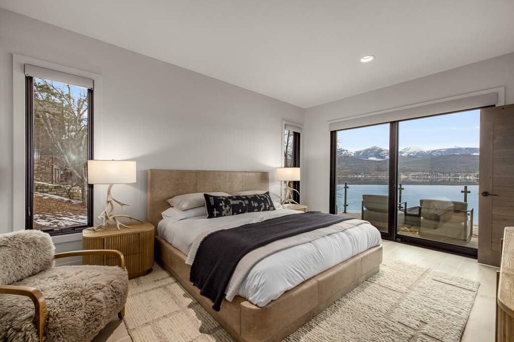 7 Bedroom Single Family Home/House's Image 15