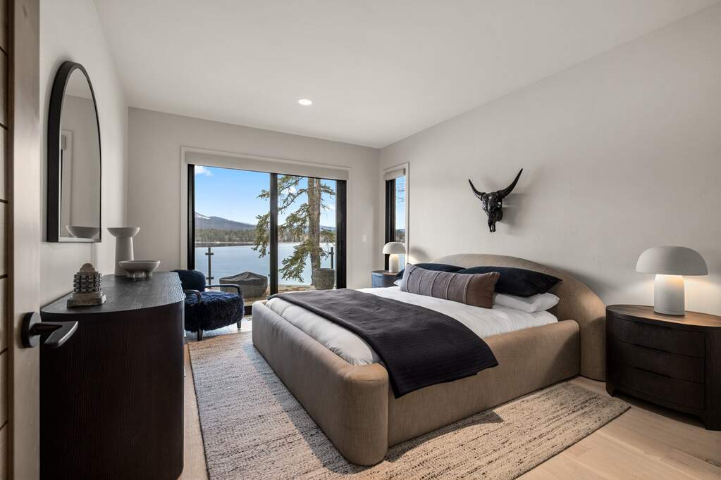 7 Bedroom Single Family Home/House's Image 22