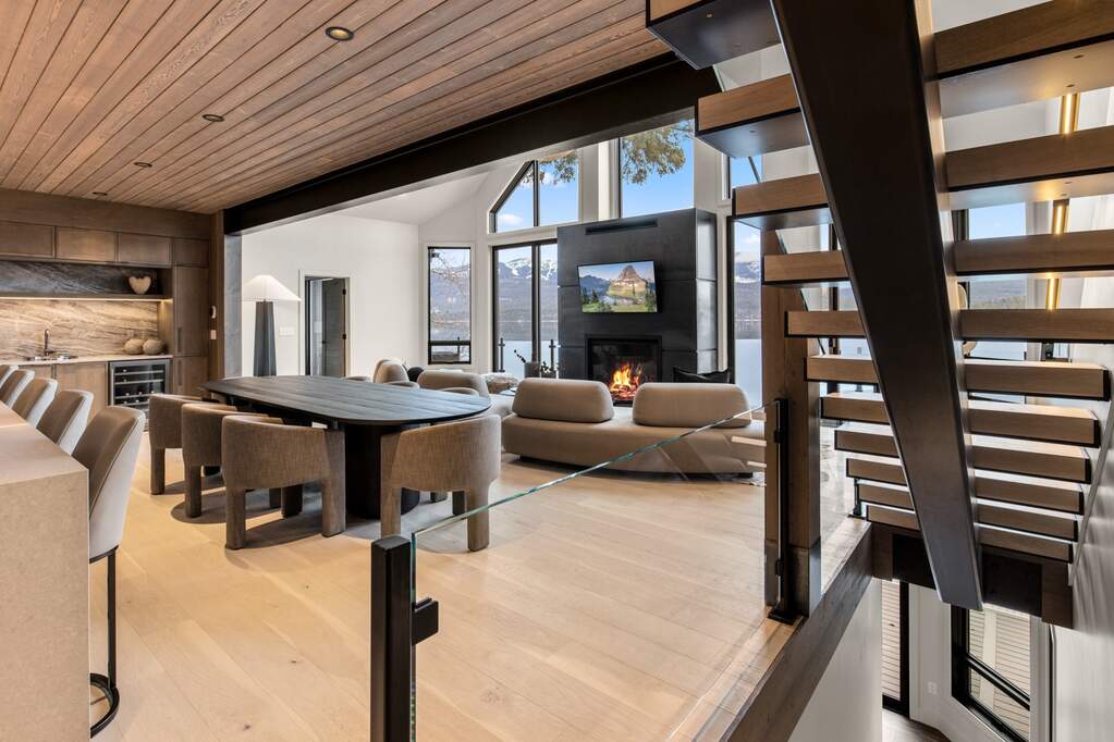 7 Bedroom Single Family Home/House's Image 27