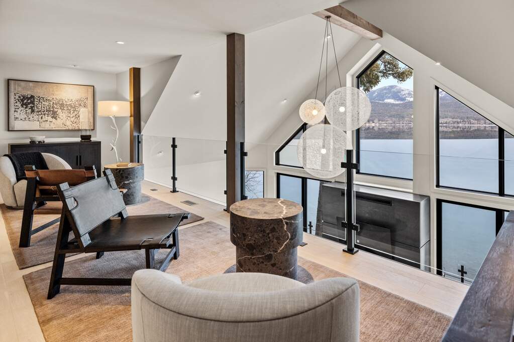7 Bedroom Single Family Home/House's Image 33