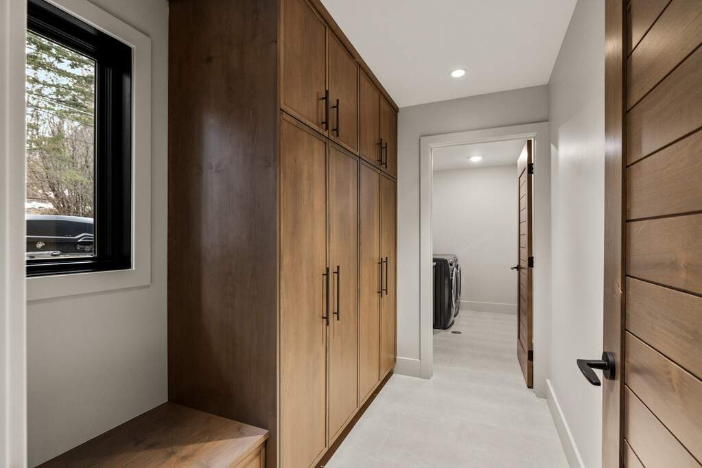 7 Bedroom Single Family Home/House's Image 35
