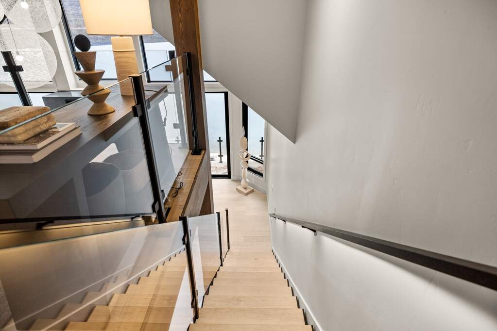 7 Bedroom Single Family Home/House's Image 46