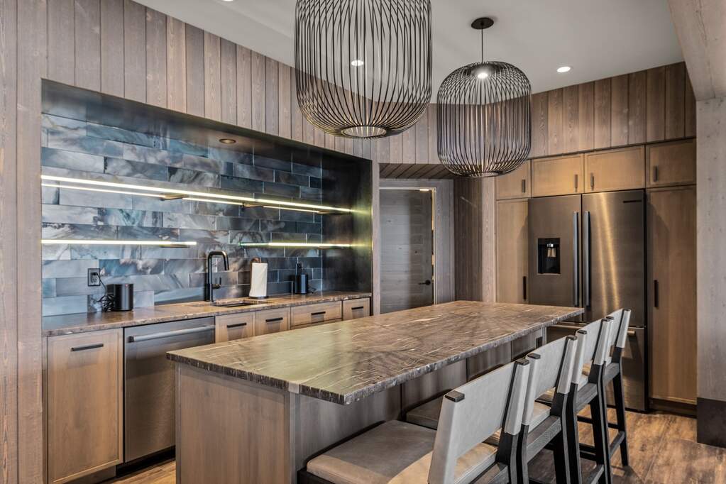 7 Bedroom Single Family Home/House's Image 50