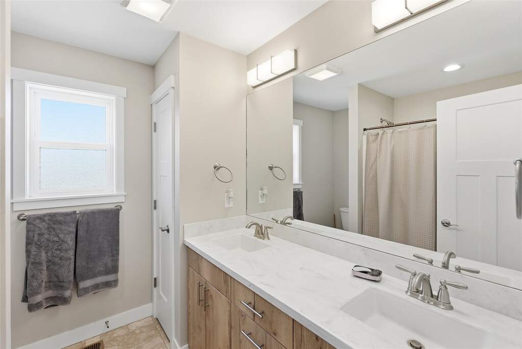 3 Bedroom Single Family Home/House's Image 10
