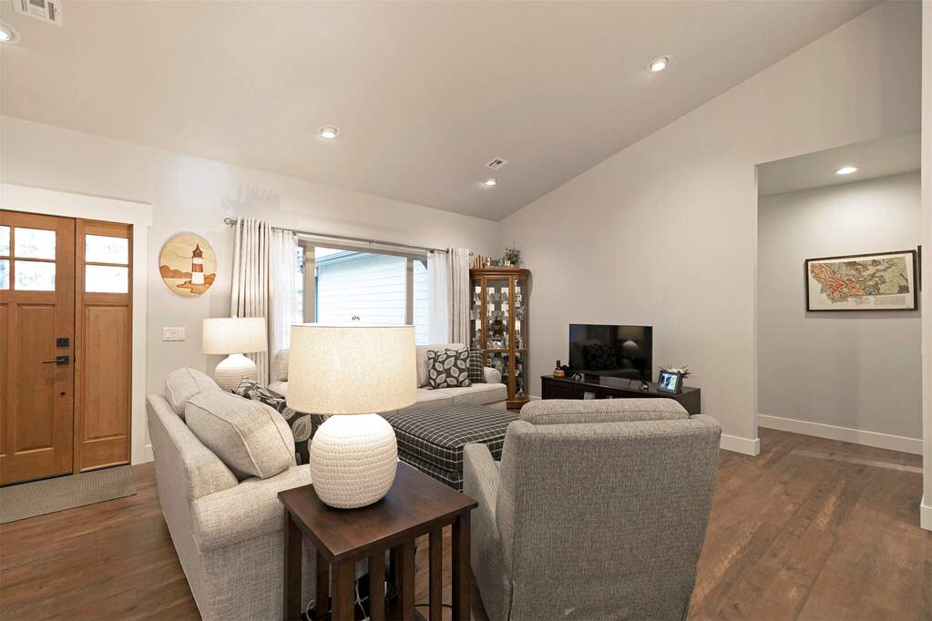3 Bedroom Single Family Home/House's Image 3