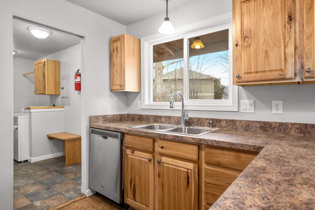 3 Bedroom Single Family Home/House's Image 8