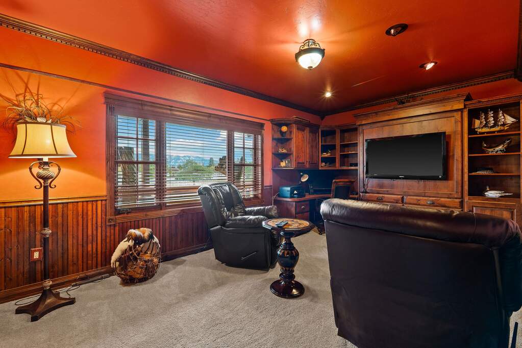7 Bedroom Single Family Home/House's Image 104