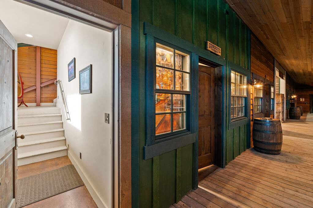 7 Bedroom Single Family Home/House's Image 124
