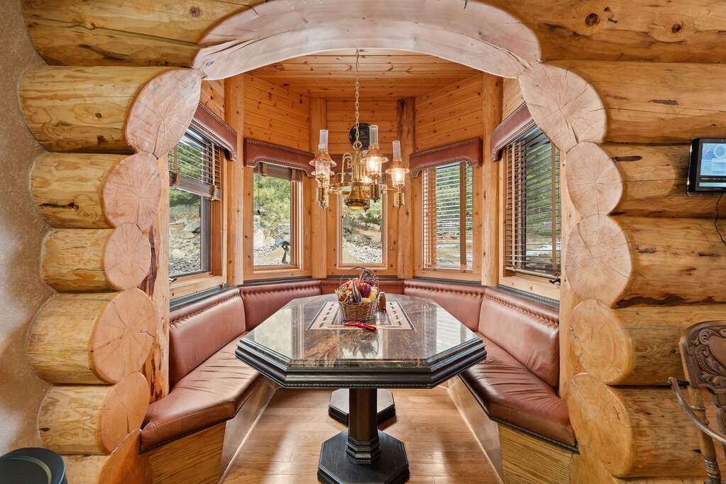 7 Bedroom Single Family Home/House's Image 32