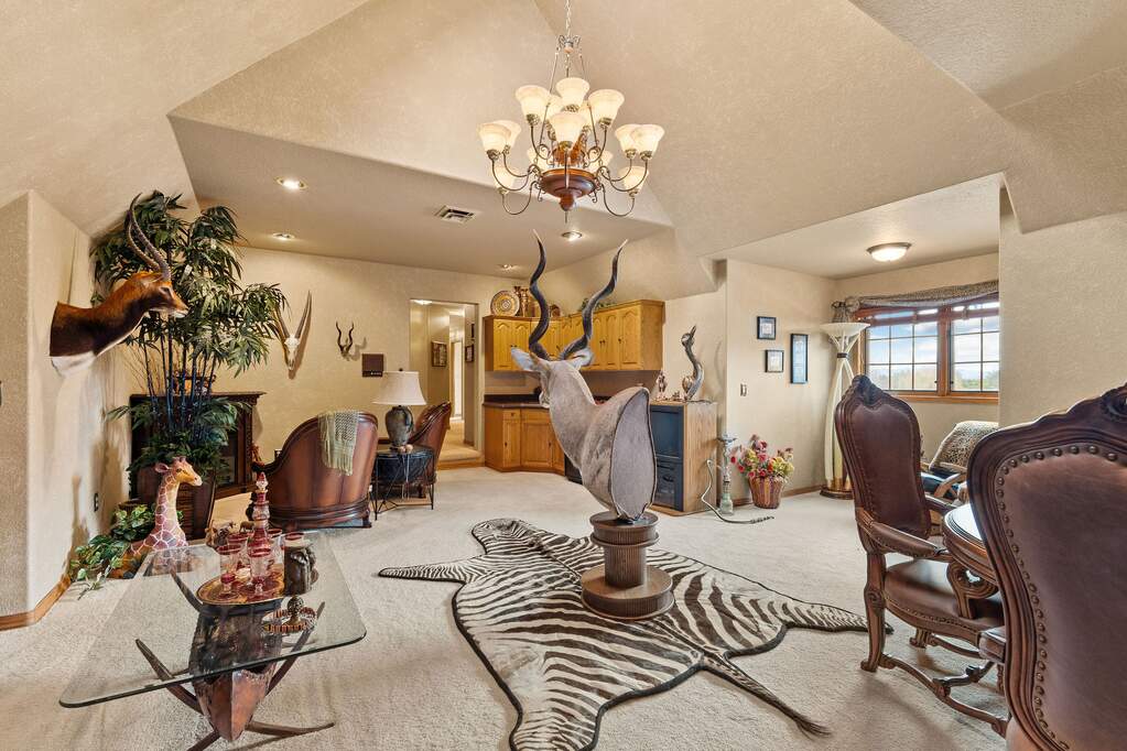 7 Bedroom Single Family Home/House's Image 59