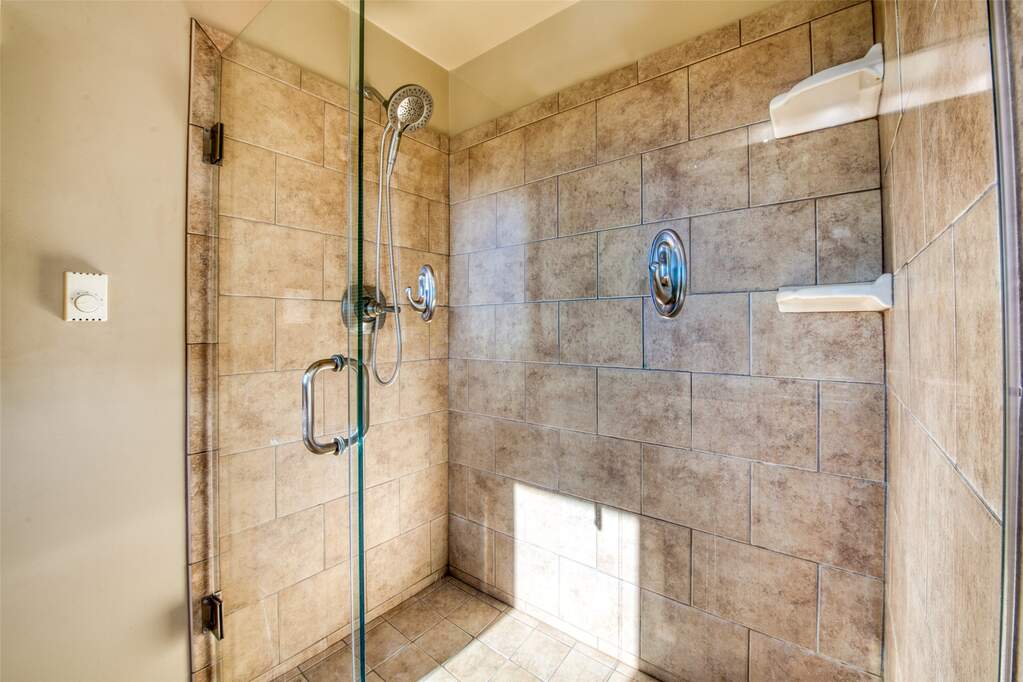 4 Bedroom Single Family Home/House's Image 37