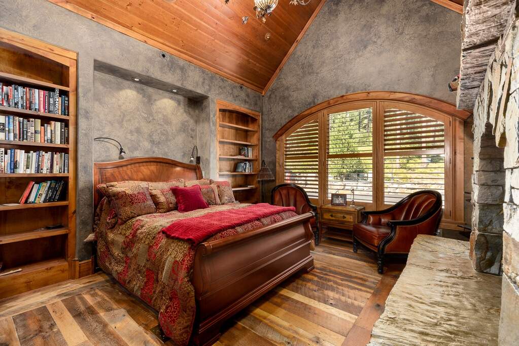 10 Bedroom Single Family Home/House's Image 27
