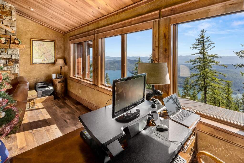10 Bedroom Single Family Home/House's Image 39