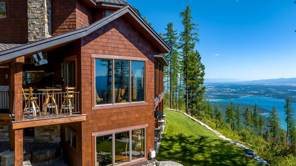10 Bedroom Single Family Home/House's Image 67
