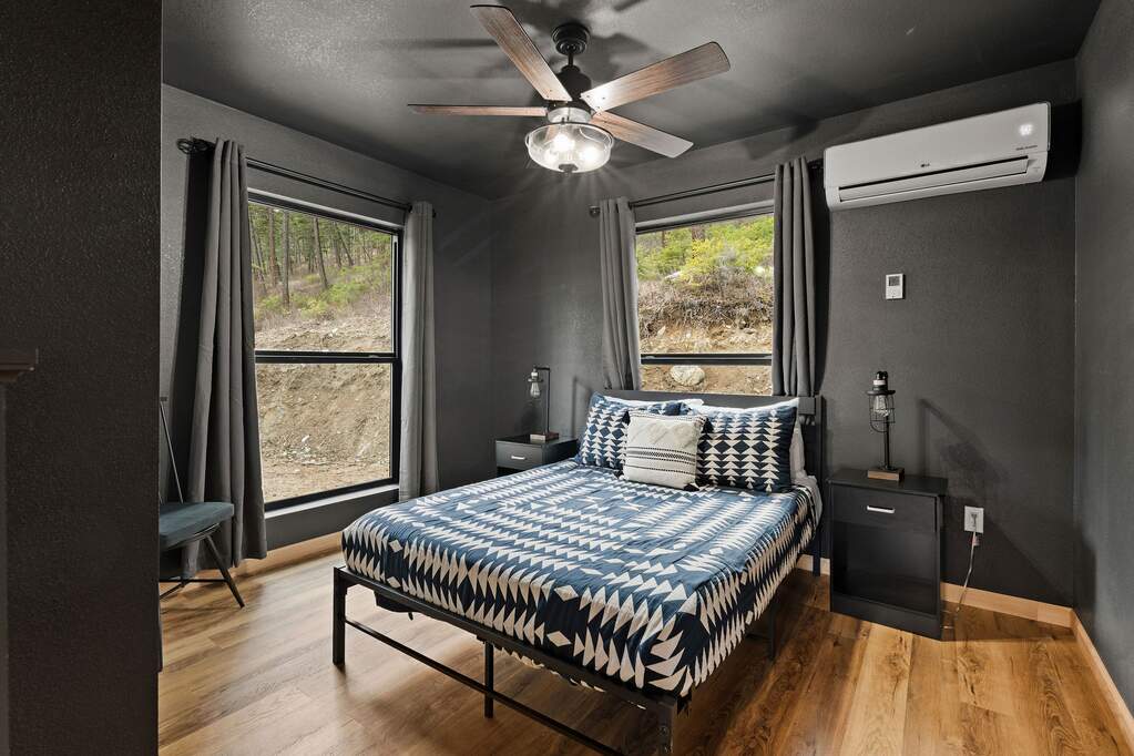 9 Bedroom Single Family Home/House's Image 98