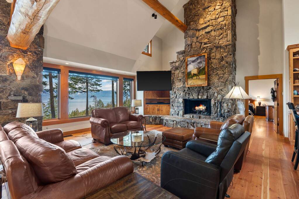 9 Bedroom Single Family Home/House's Image 13