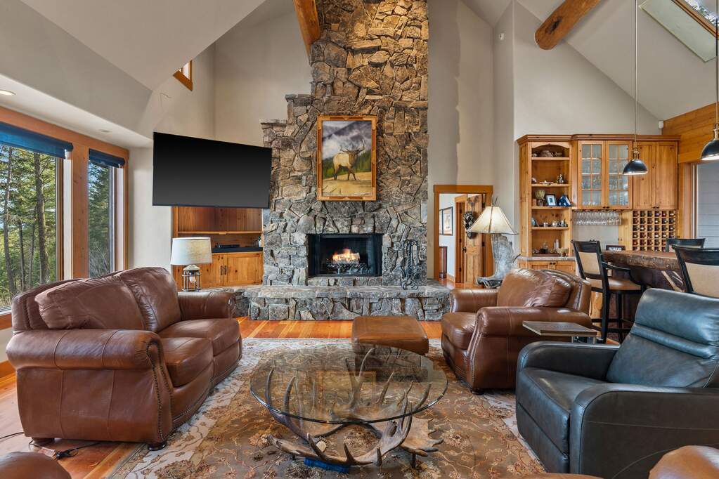 9 Bedroom Single Family Home/House's Image 15