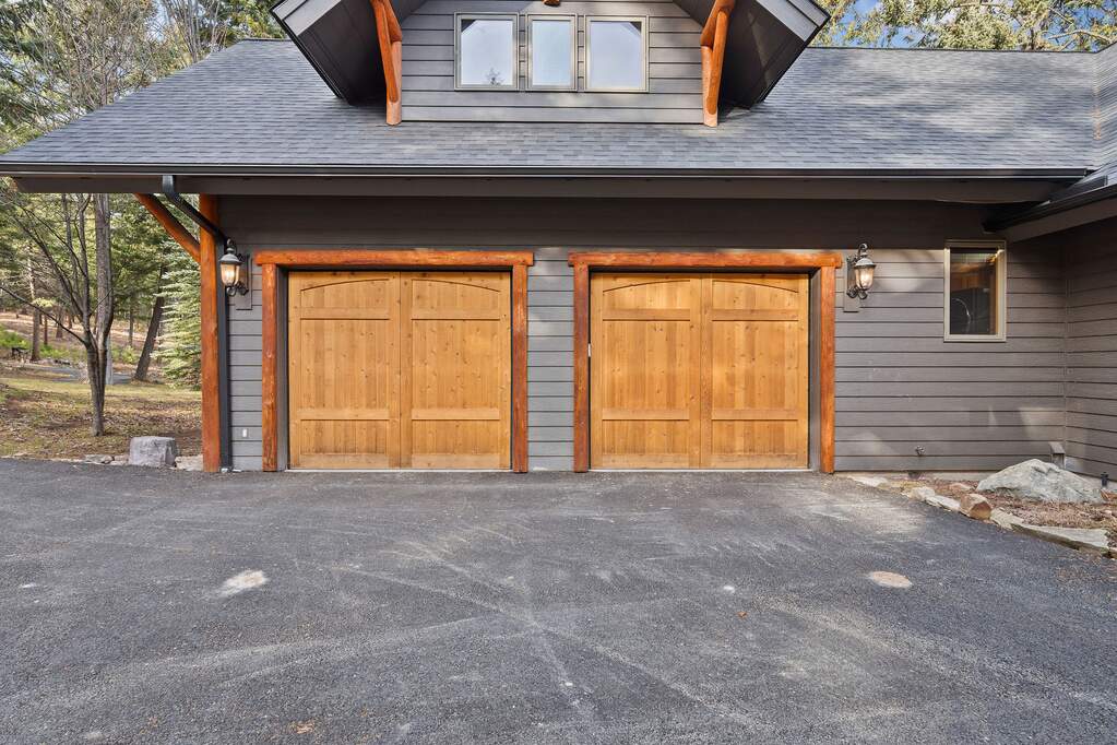 9 Bedroom Single Family Home/House's Image 55