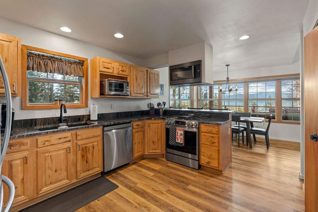 9 Bedroom Single Family Home/House's Image 65