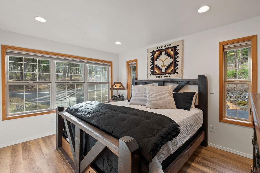 9 Bedroom Single Family Home/House's Image 73