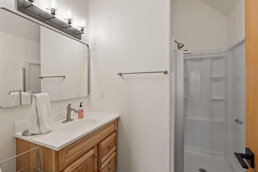 9 Bedroom Single Family Home/House's Image 78