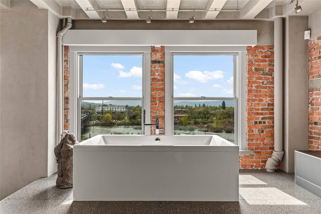 2 Bedroom Apartment/Flat's Image 11