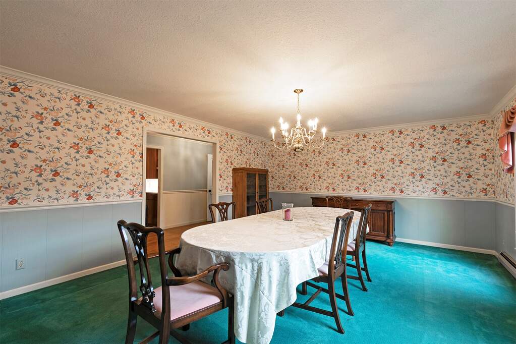 6 Bedroom Single Family Home/House's Image 17