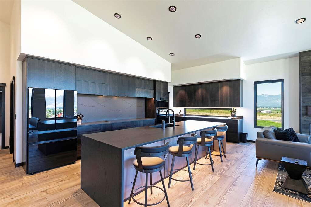 3 Bedroom Single Family Home/House's Image 7