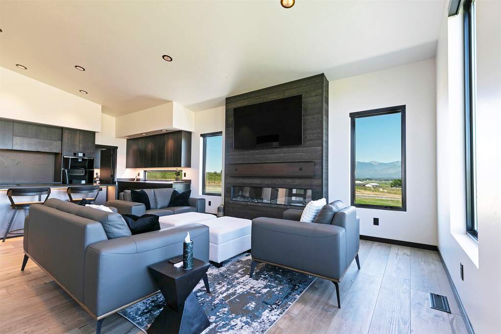 3 Bedroom Single Family Home/House's Image 9