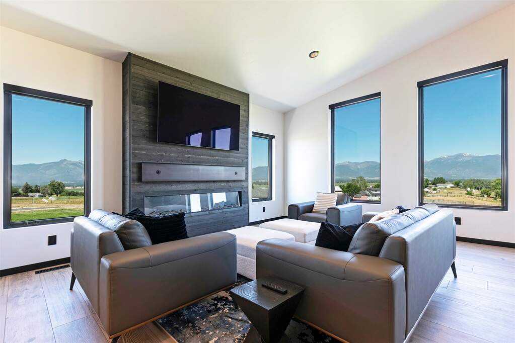 3 Bedroom Single Family Home/House's Image 10