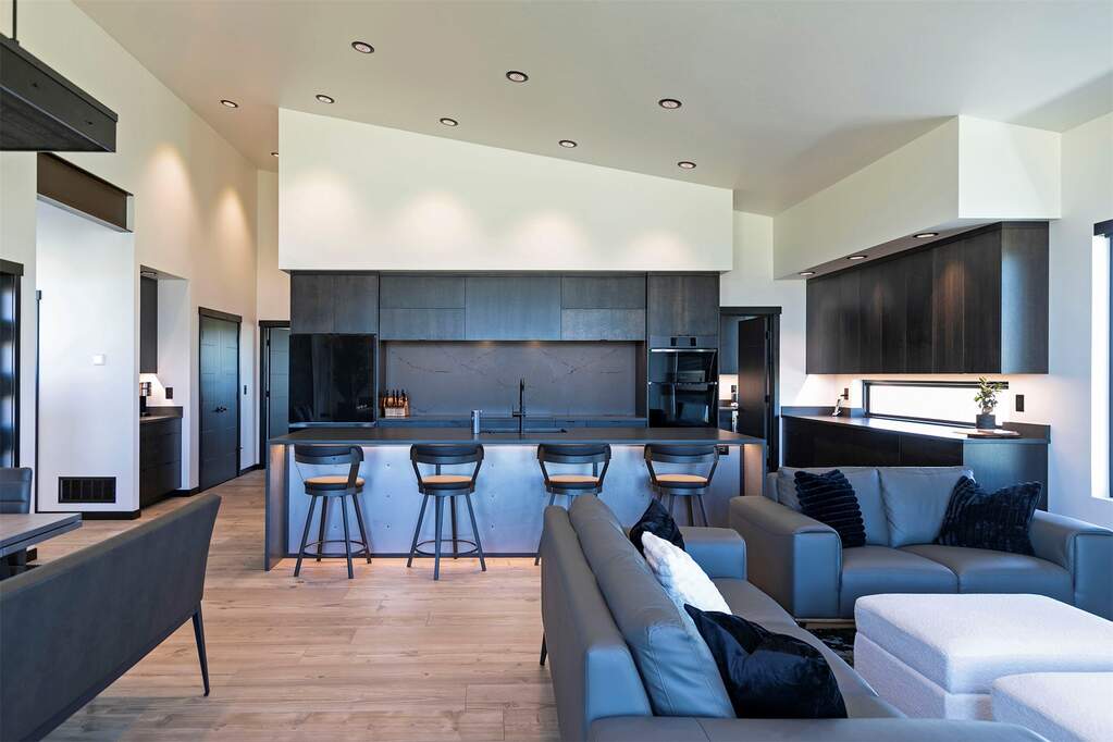3 Bedroom Single Family Home/House's Image 12