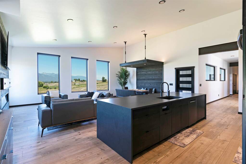 3 Bedroom Single Family Home/House's Image 16