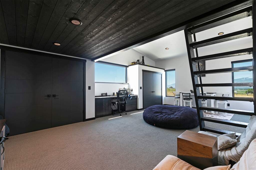 3 Bedroom Single Family Home/House's Image 29
